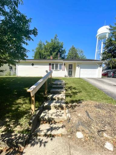 Main picture of 5819 Peshewa Ct
