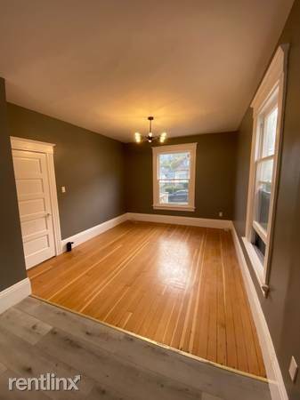 Main picture of 118 Nicholl Ave
