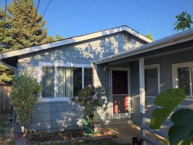 Main picture of 3716 SE 62nd Ave