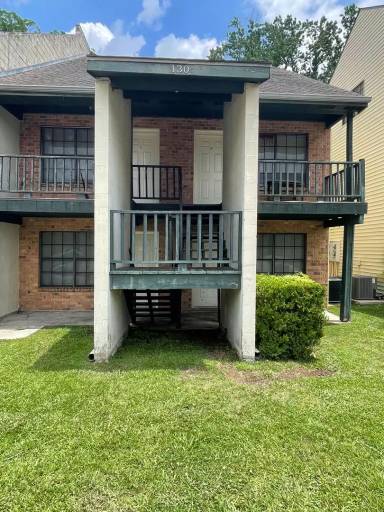 Main picture of 130 N Meyers Dr