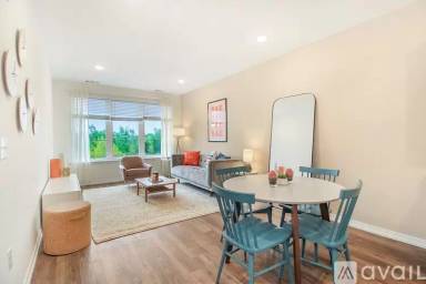 Main picture of 1 West Dr