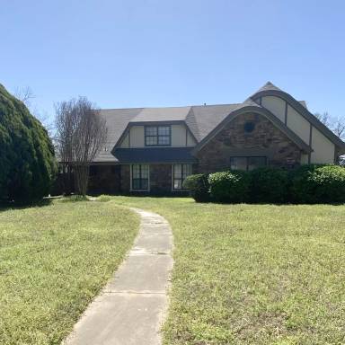 Main picture of 5532 E 112th St