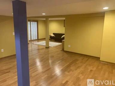 Main picture of 4933 NE 15th Ave