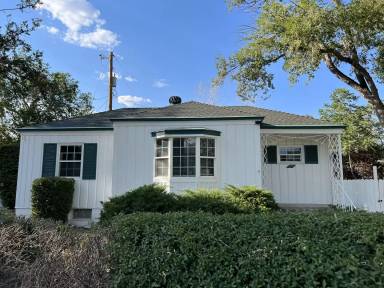 Main picture of 711 Mount Rose St