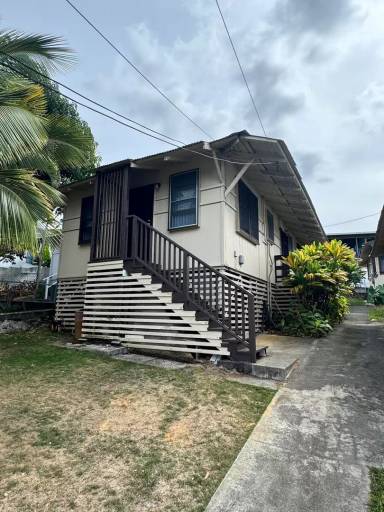 Main picture of 219 & 221 Auwaiolimu Street