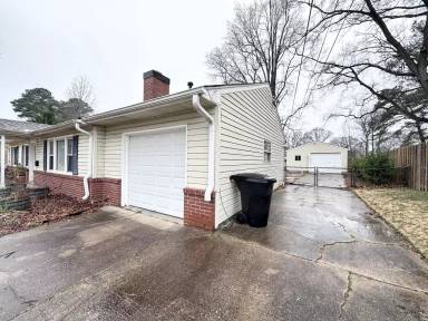 Main picture of 4436 Hinsdale St