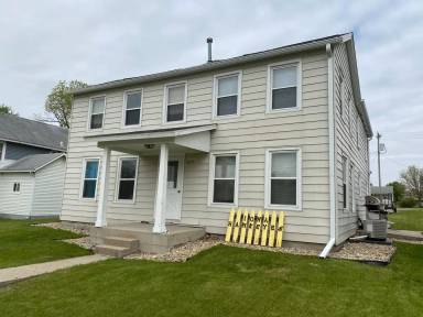 Main picture of 215 E 5th St
