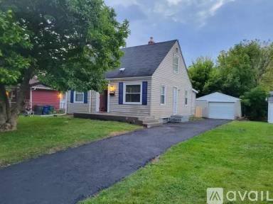 Main picture of 2499 Lexington Ave