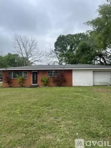 Main picture of 1821 Savoy Rd