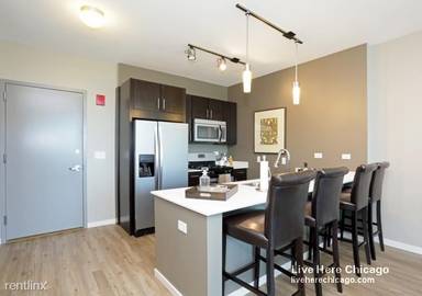 Main picture of Halsted Flats