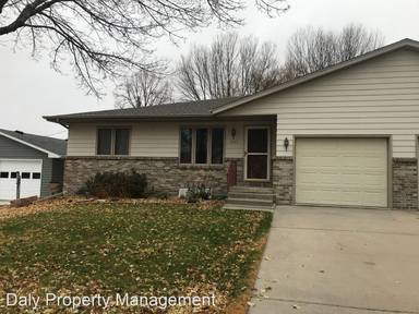 Main picture of 2025 N Howard Ave