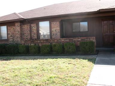 Main picture of 105 Hickory Springs Dr