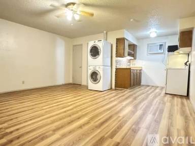Main picture of 1326 S Saint Marys St