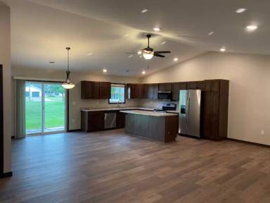 Main picture of 1020 Royal Blvd