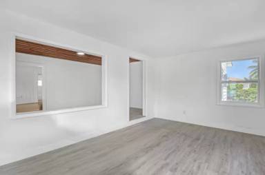 Main picture of 170 W 23rd St