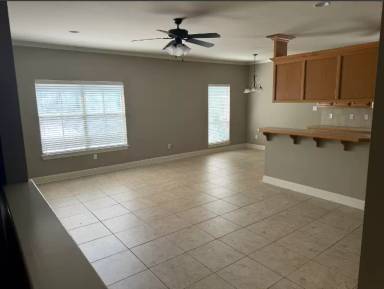 Main picture of 818 Meadow Bend Dr