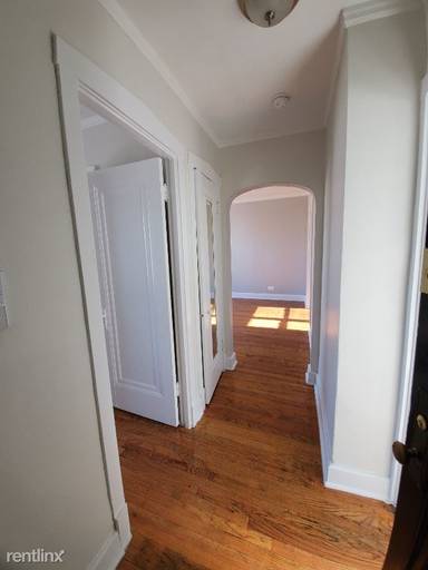 Main picture of 6364-68 N Hermitage Ave