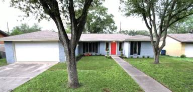 Main picture of 501 E 10th St
