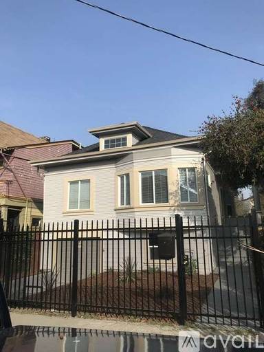 Main picture of 670 31st St