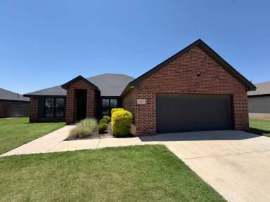 Main picture of 405 Ranger St