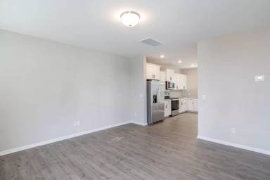 Main picture of 11048 Woodland Creek Way
