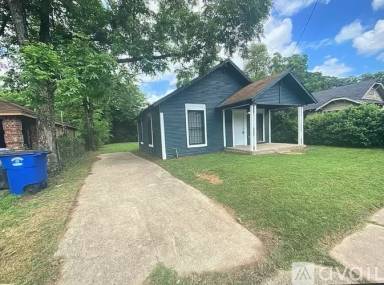 Main picture of 2419 Harding St