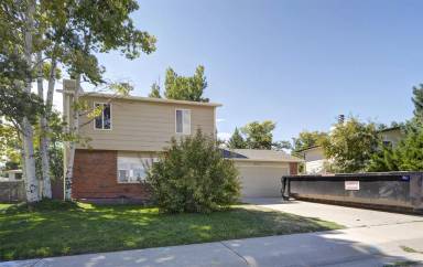 Main picture of 4394 W 2nd St