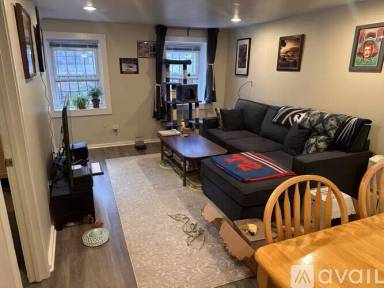 Main picture of 1613 W Pierce Ave