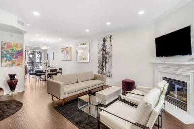 Main picture of 1409 S Beverly Dr