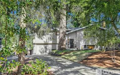 Main picture of 7836 NE 141st St