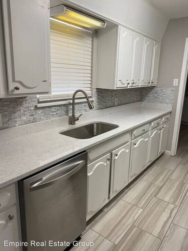 Main picture of 535 S 4th St