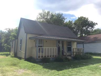 Main picture of 135 N N Ave