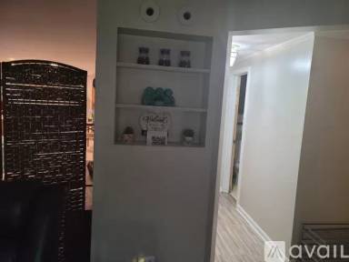 Main picture of 8512 S Ingleside Ave