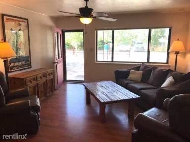 Main picture of 1007 Calle de Oro
