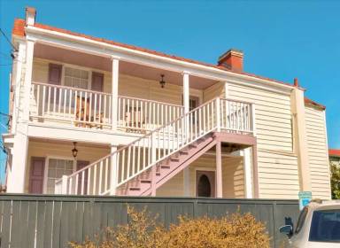 Main picture of 8 Sires St