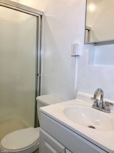 Main picture of 2504 N Calvert St