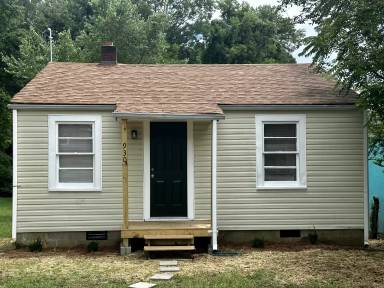 Main picture of 930 Dixie St