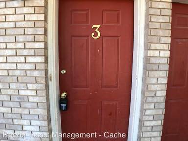 Main picture of 457 W 2nd S