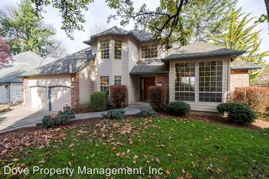 Main picture of 10717 NE 33rd Ave