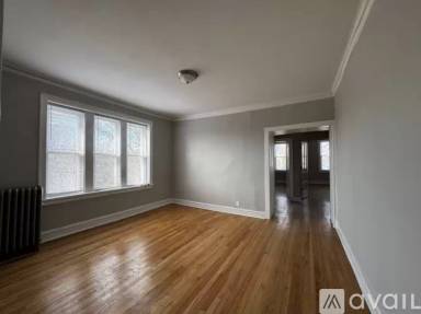 Main picture of 6422 N Greenview Ave