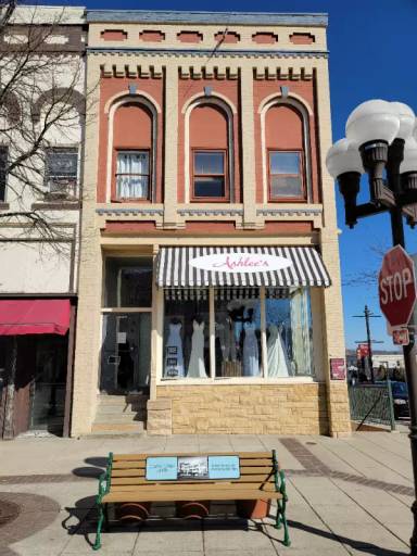 Main picture of 2 N Minnesota St