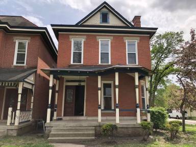 Main picture of 101 1/2 King Ave