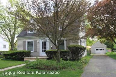 Main picture of 1840 Lakeway Ave