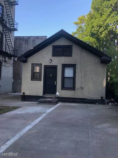 Main picture of 463 E 23rd St