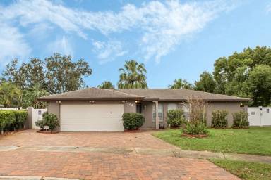 Main picture of 724 Forest Glen Ct