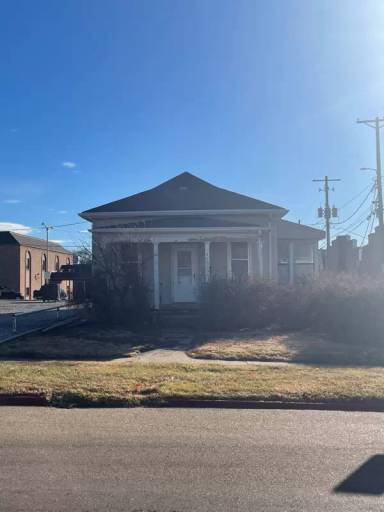 Main picture of 715 Ella St