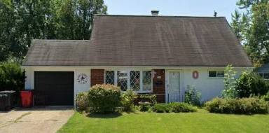 Main picture of 3011 Dennis Ln