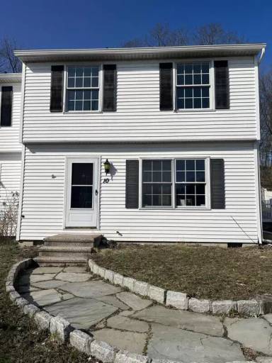 Main picture of 10 W Main St