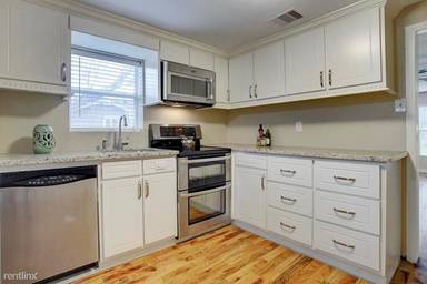 Main picture of 4115 Bluegrass St