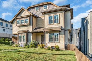 Main picture of 1018 W Grove Ave